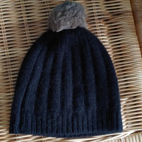 Aritzia | Auxiliary Pom Cashmere Beanie - Black - Picture 1 of 4